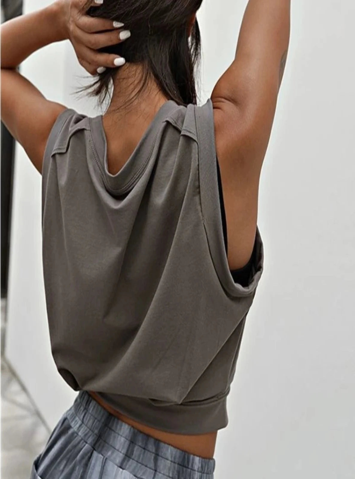 Sleeveless Cropped Sweatshirt