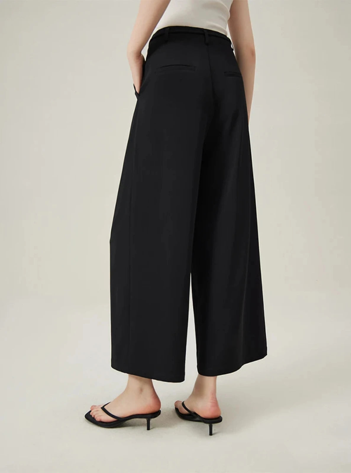 Pleated Wide-leg Capri Pants